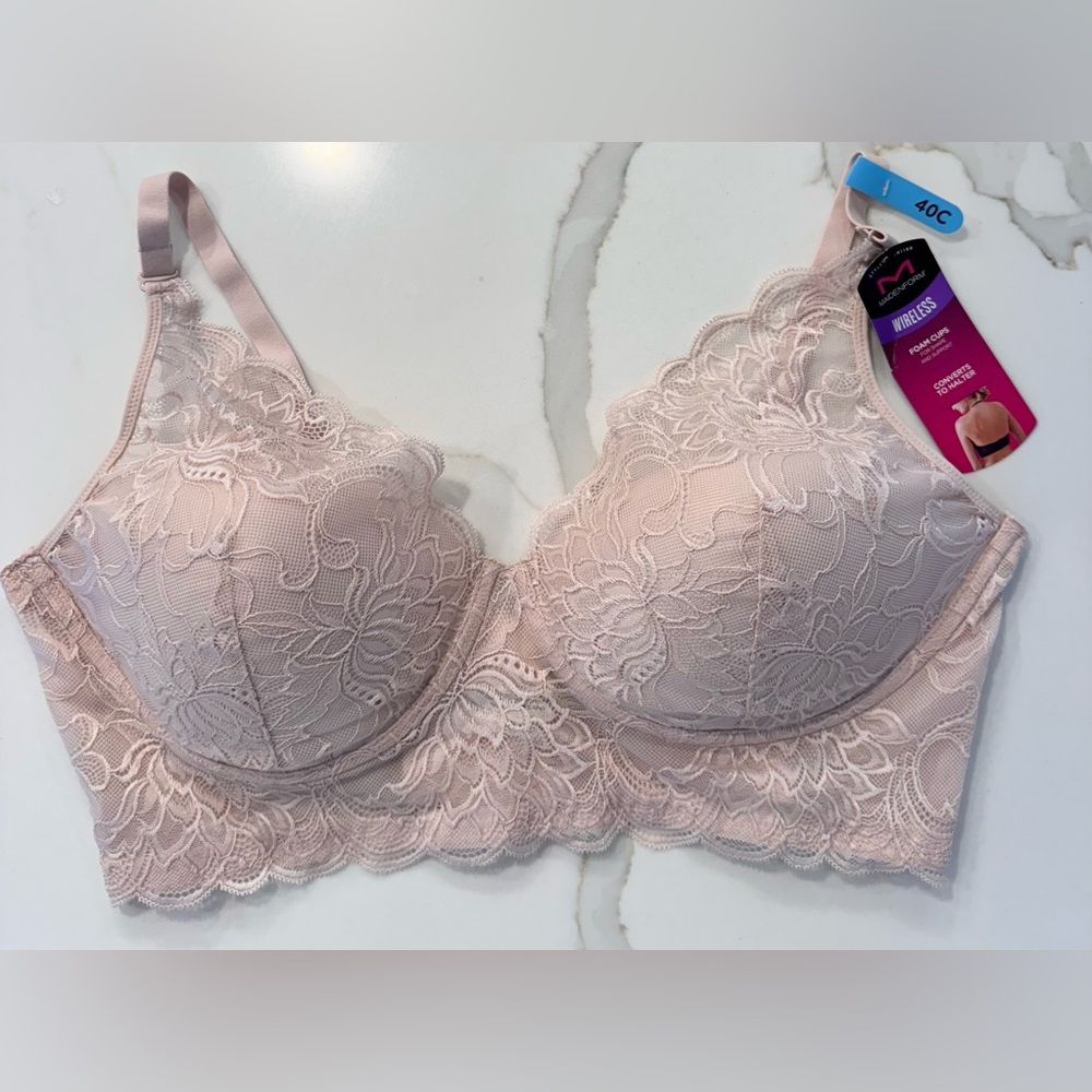Maidenform Elegant Lace Wireless Bra in Soft Pink